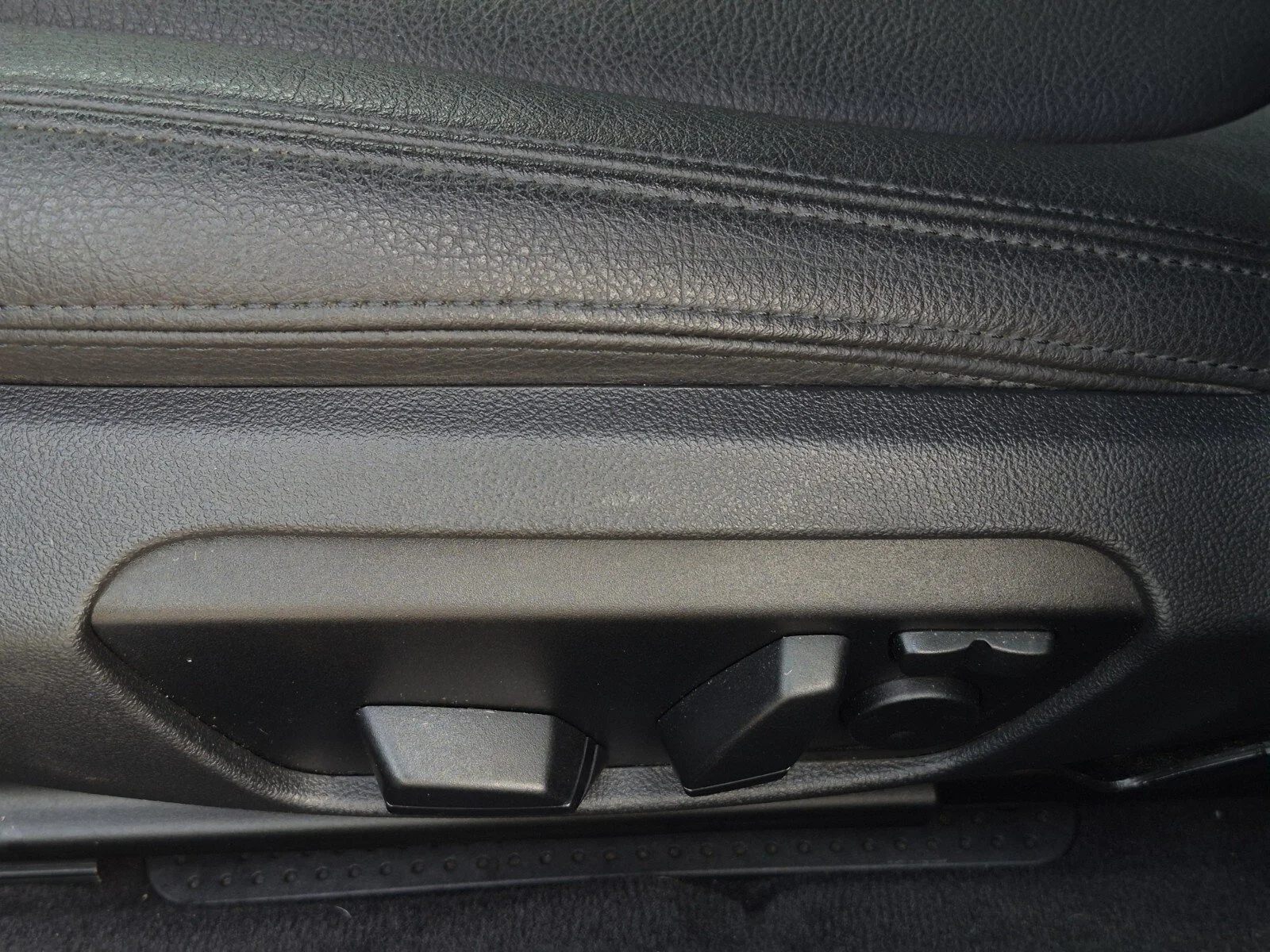 Used 2022 Skyscraper Grey Metallic BMW 228i image 14