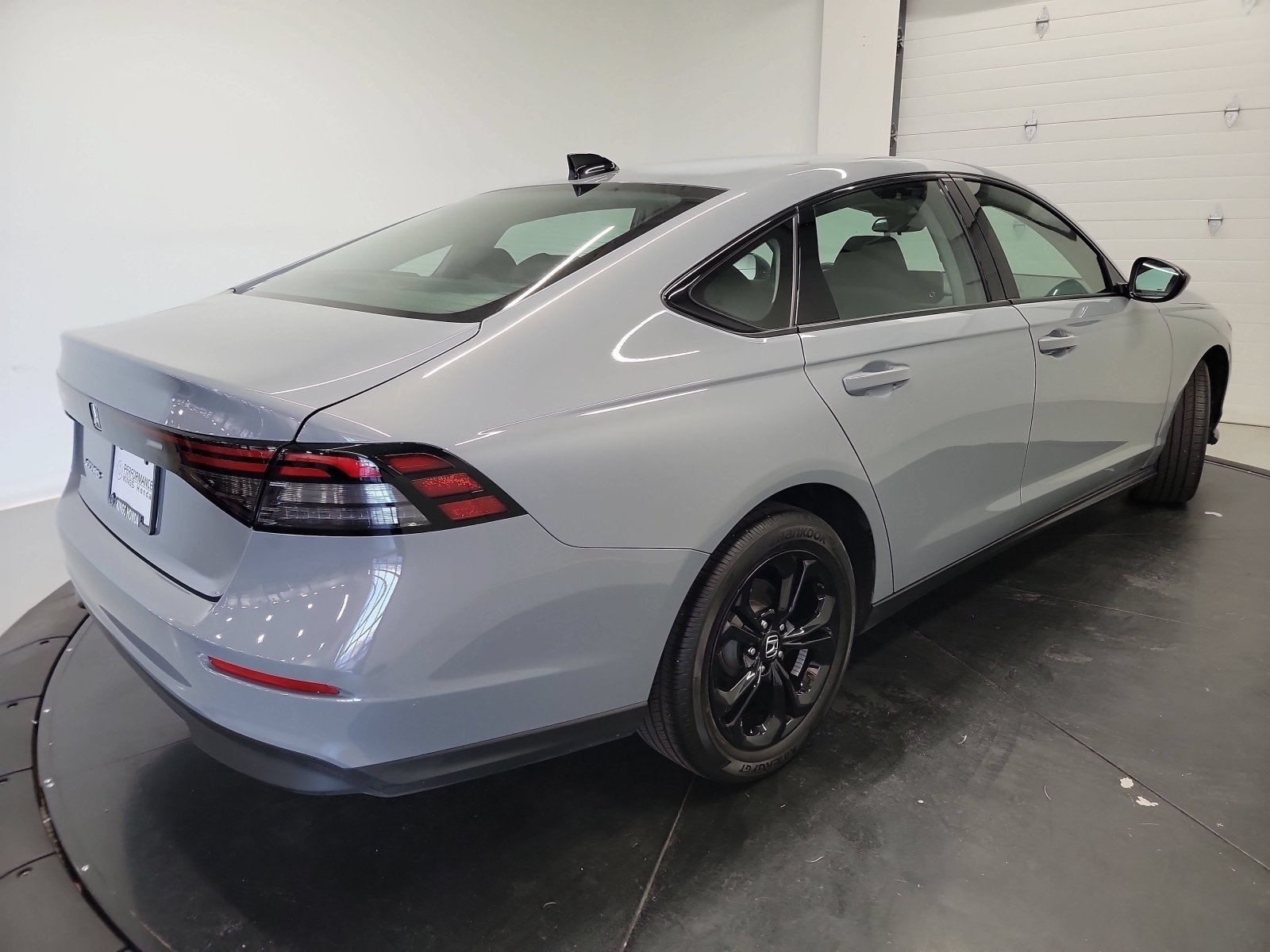 Certified Used 2025 Urban Gray Pearl Honda SE image 9