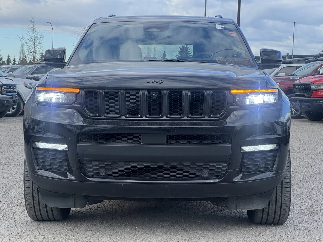 Certified Used 2024 Black Jeep Limited - - 4x4 - Black App Pkg - Pano Sunroof - Luxury Tech II & More! image 3