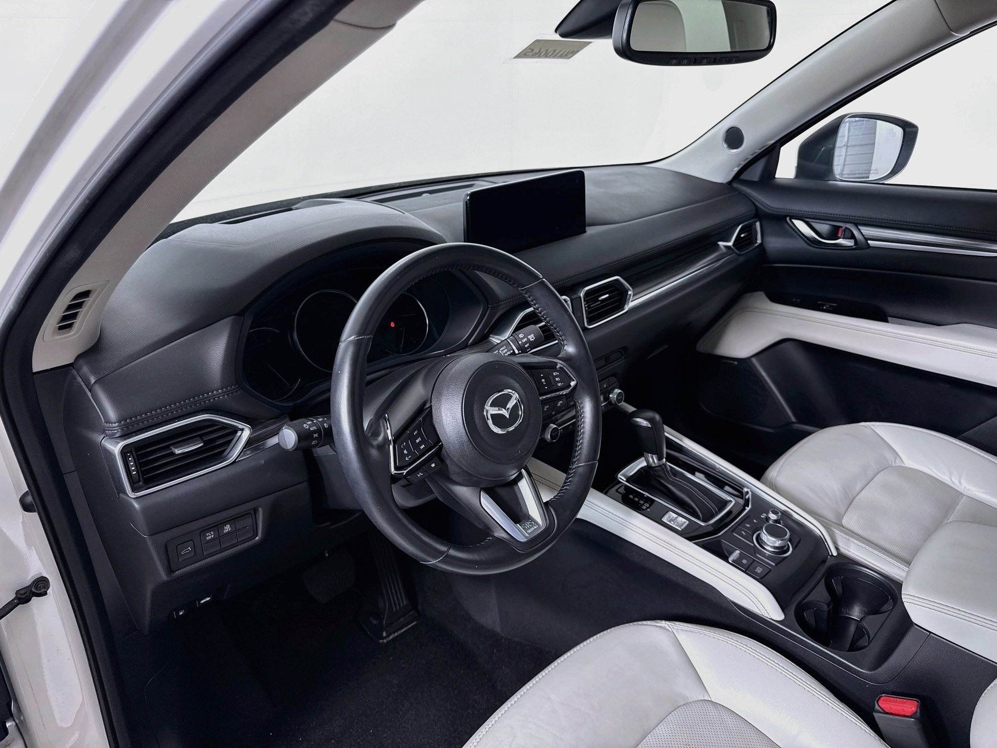 Used 2021 Snowflake White Pearl Mica Mazda Grand Touring image 10