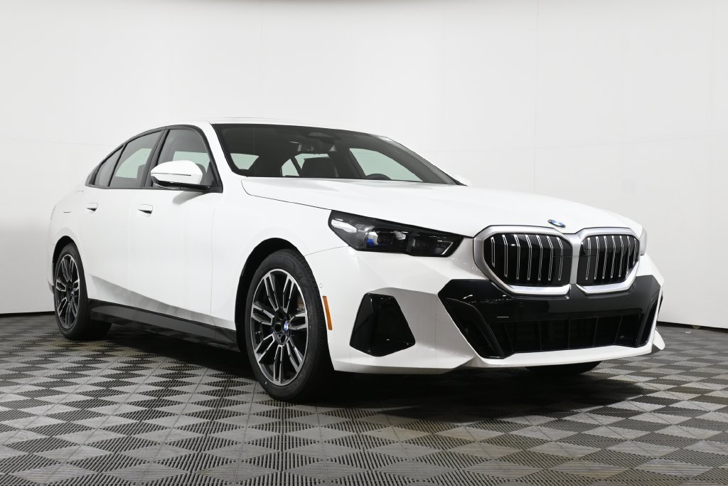 2026 BMW 5 Series 530i - Photo 9