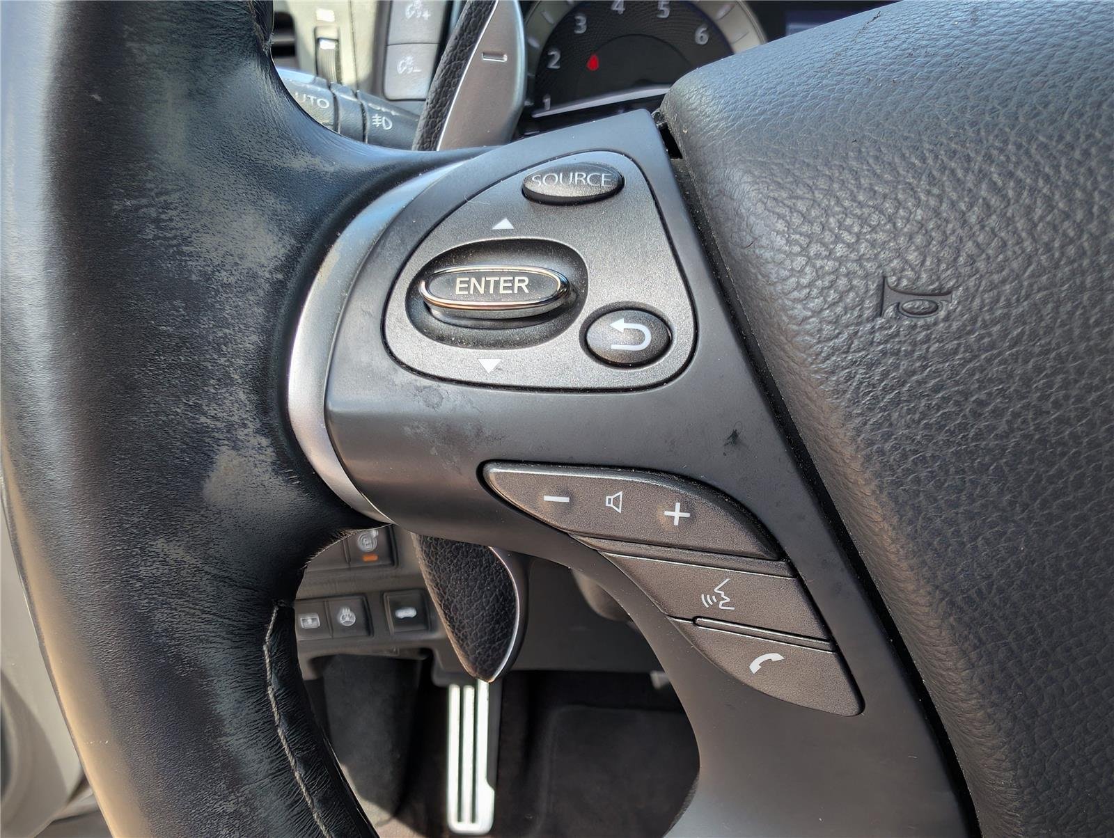 Used 2019 Graphite Shadow INFINITI 3.7 LUXE image 25