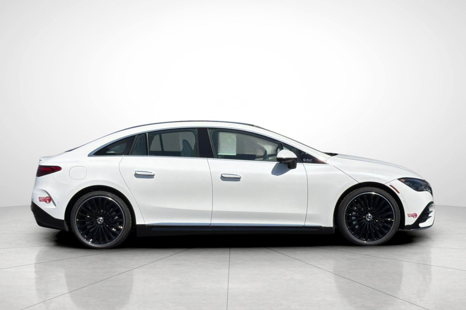 Certified Used 2023 White/off-white Mercedes-Benz 500 Sedan image 35