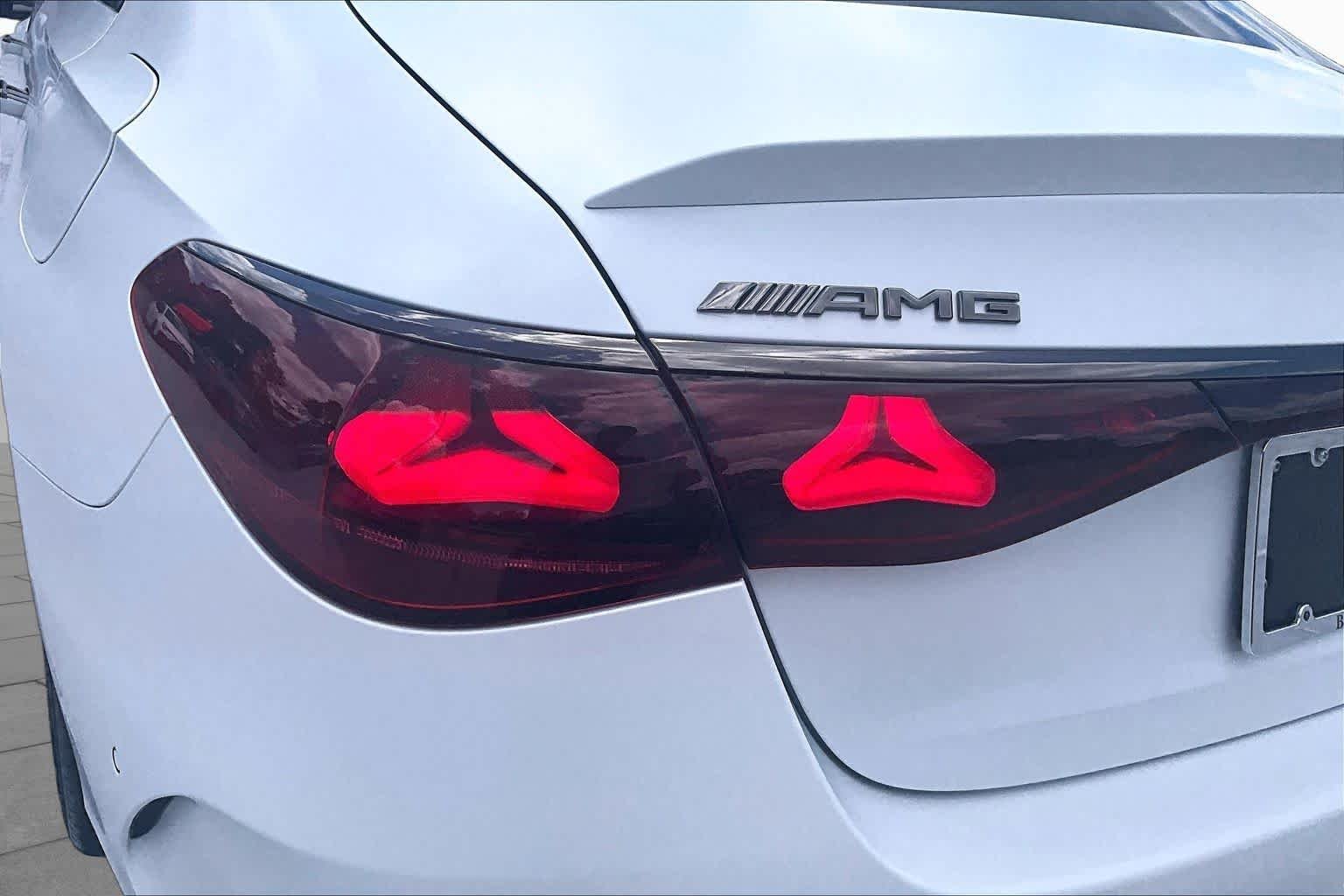 Used 2025 MANUFAKTUR Moonlight White Magno Mercedes-Benz AMG® E 53 E image 29