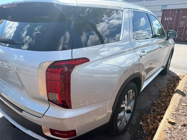 Used 2022 Silver Hyundai SEL image 13