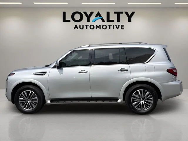 Used 2023 Silver Nissan SL image 23