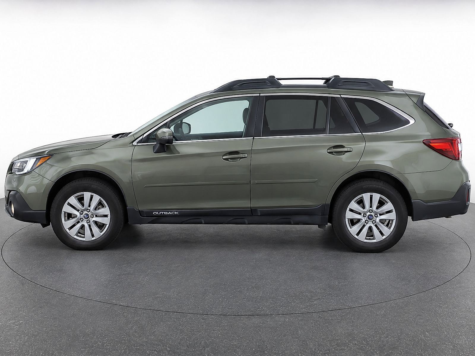 Used 2019 Wilderness Green Metallic Subaru Premium image 6