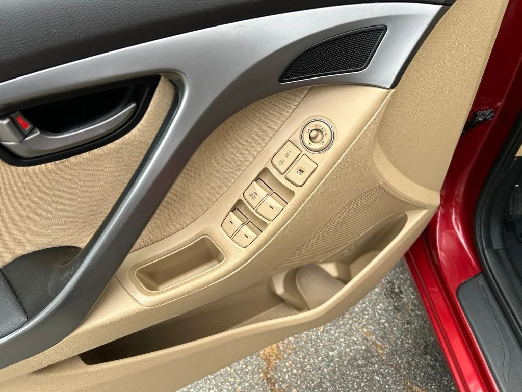 Used 2012 Red Hyundai GLS image 14