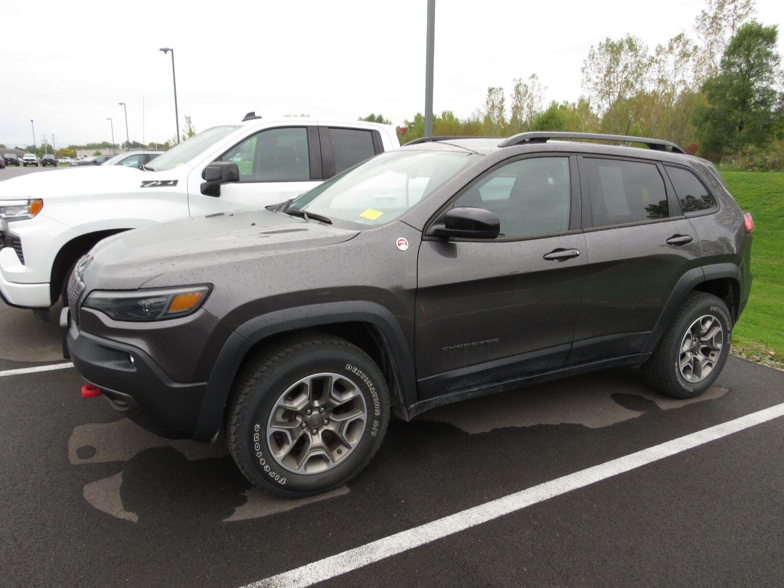 Used 2022 Granite Crystal Metallic Clearcoat Jeep Trailhawk image 7