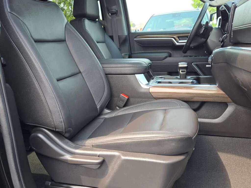Used 2025 Black Chevrolet RST image 6