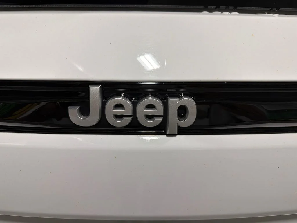 Certified Used 2025 Bright White Clearcoat Jeep Laredo X image 9