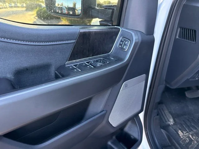 Used 2025 Star White Ford Lariat image 9