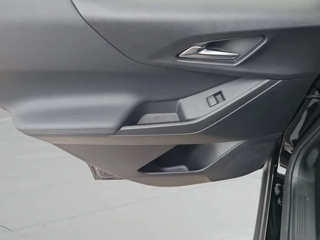 New 2027 Mosaic Black Metallic Chevrolet LT image 17