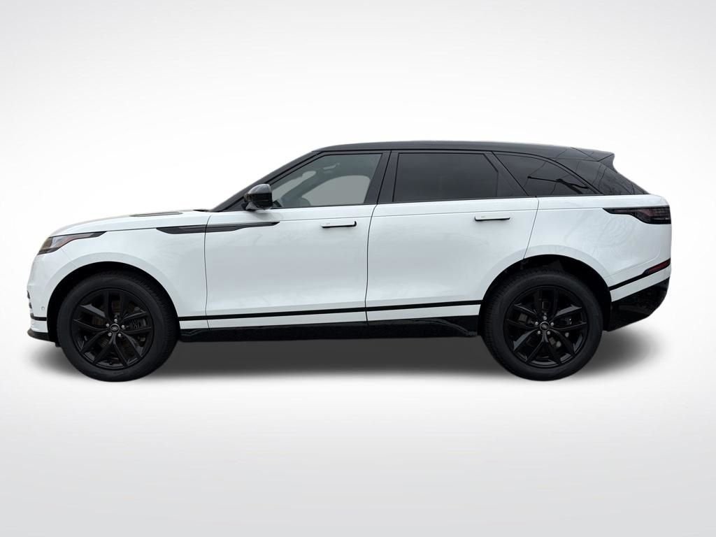 Used 2026 White Land Rover Dynamic SE image 5