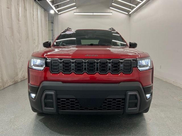 New 2026 Red Hot Pearl-Coat Exterior Paint Jeep Laredo image 3