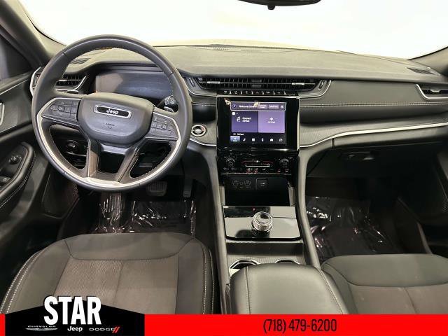 Used 2024 Diamond Black Crystal Pearlcoat Jeep Altitude image 16