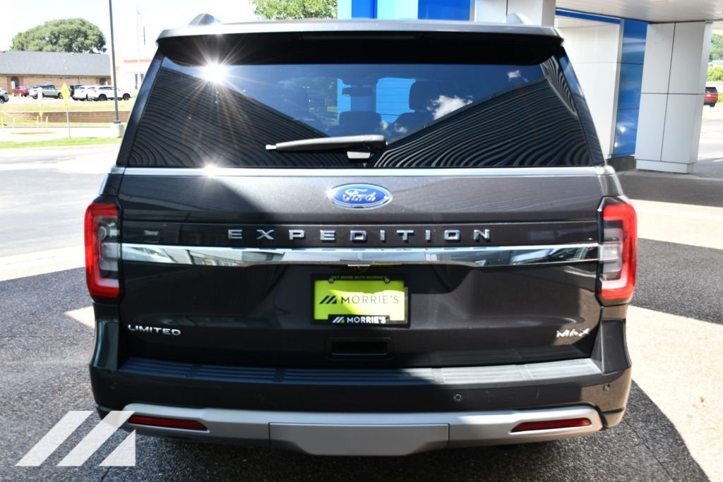 Used 2023  Ford Limited image 6