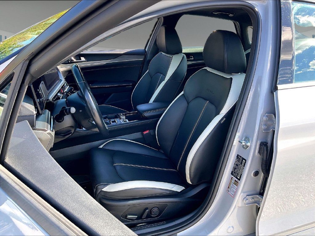 Used 2025 Wolf Gray Kia GT-Line image 9