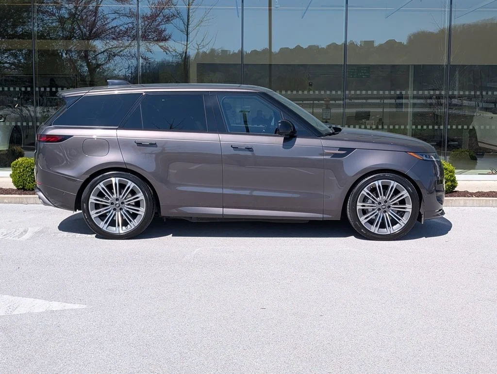 Certified Used 2025 Gray Land Rover Dynamic SE image 8