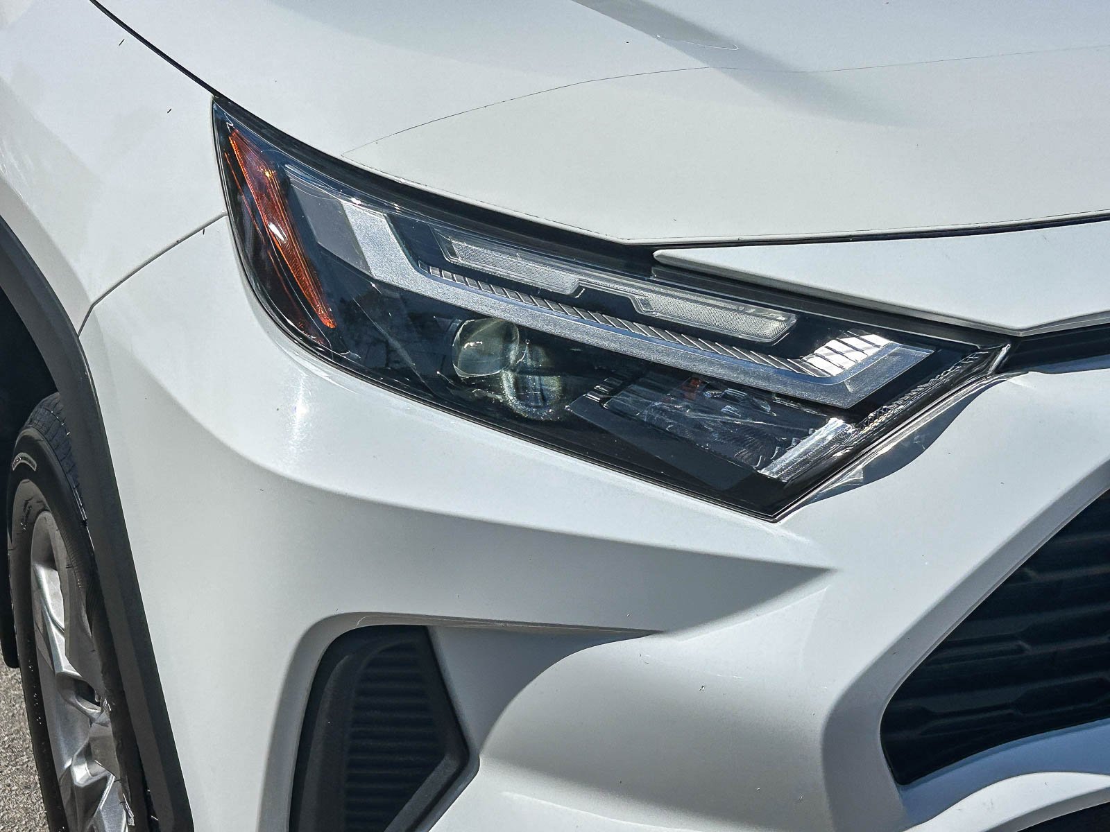 Used 2024 ICE CAP TOYOTA TRUCK HYBRID XLE image 4