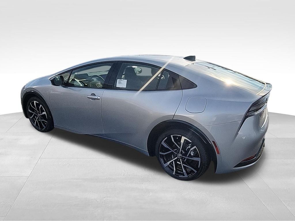 2026 Toyota Prius Plug-in Hybrid XSE - Photo 6