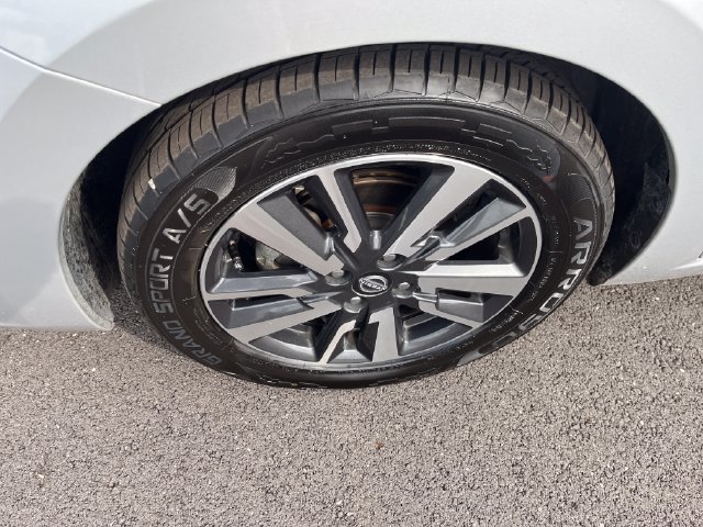 Used 2024 Silver Nissan 1.6 SV image 9
