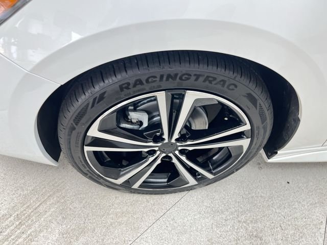 Used 2021 White Nissan SR image 14