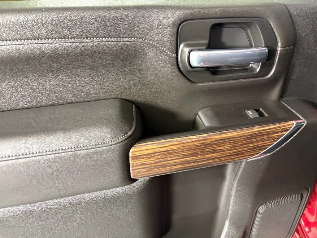 Used 2020 CAJUN RED TINTCOAT Chevrolet High Country image 44