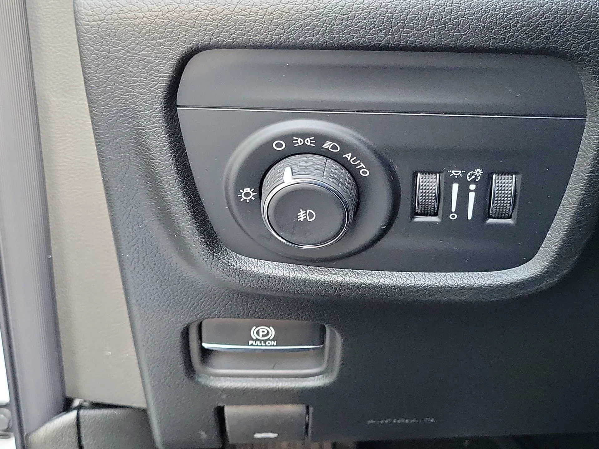 New 2026 White Jeep Limited Reserve image 8