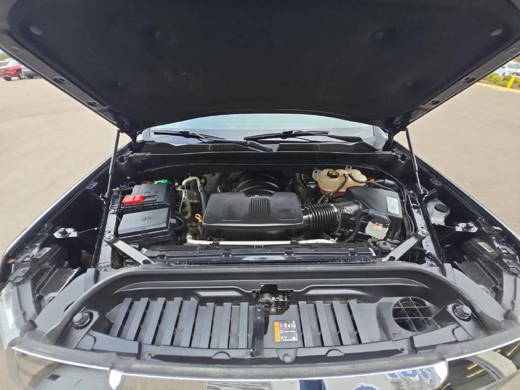 Used 2019 Onyx Black GMC SLE image 30