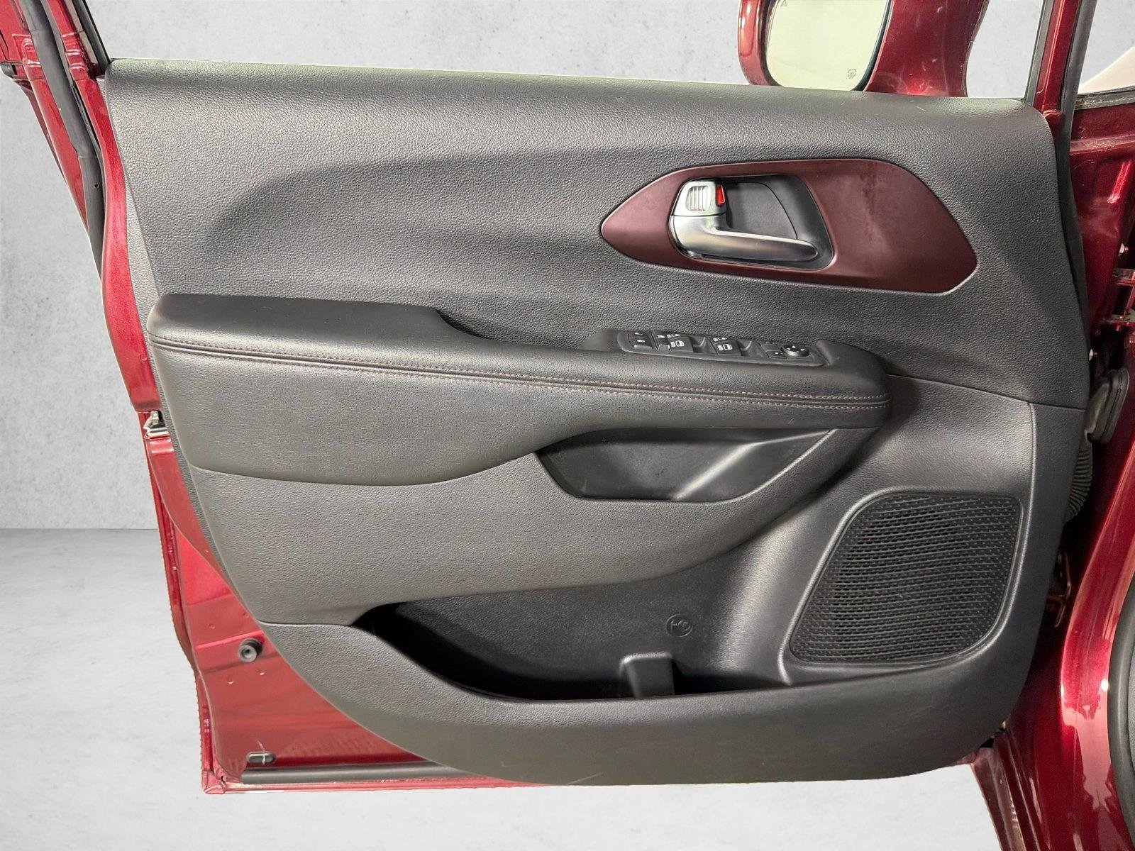 Used 2019 Silver Chrysler Touring L Plus 35th Anniversary image 9