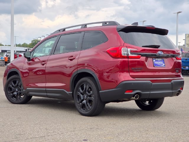 Used 2025 Crimson Red Pearl Subaru Onyx Edition Touring image 28