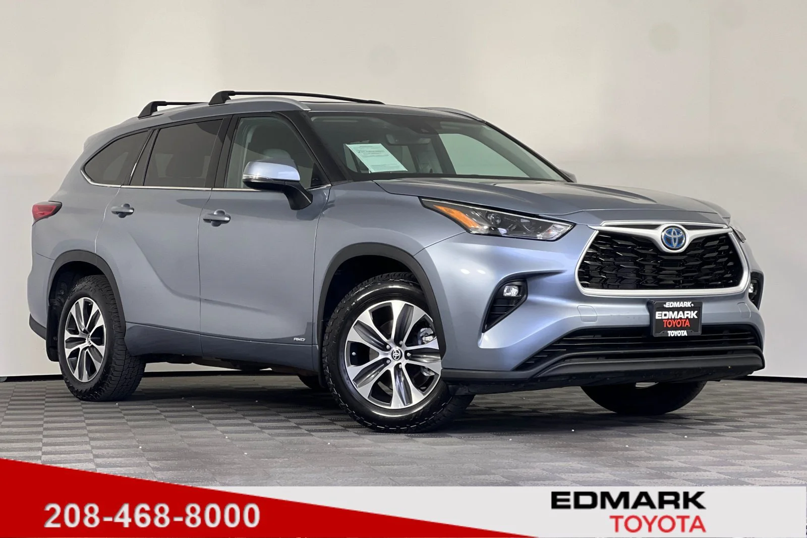 Used 2022 Moon Dust Toyota Hybrid XLE image 1