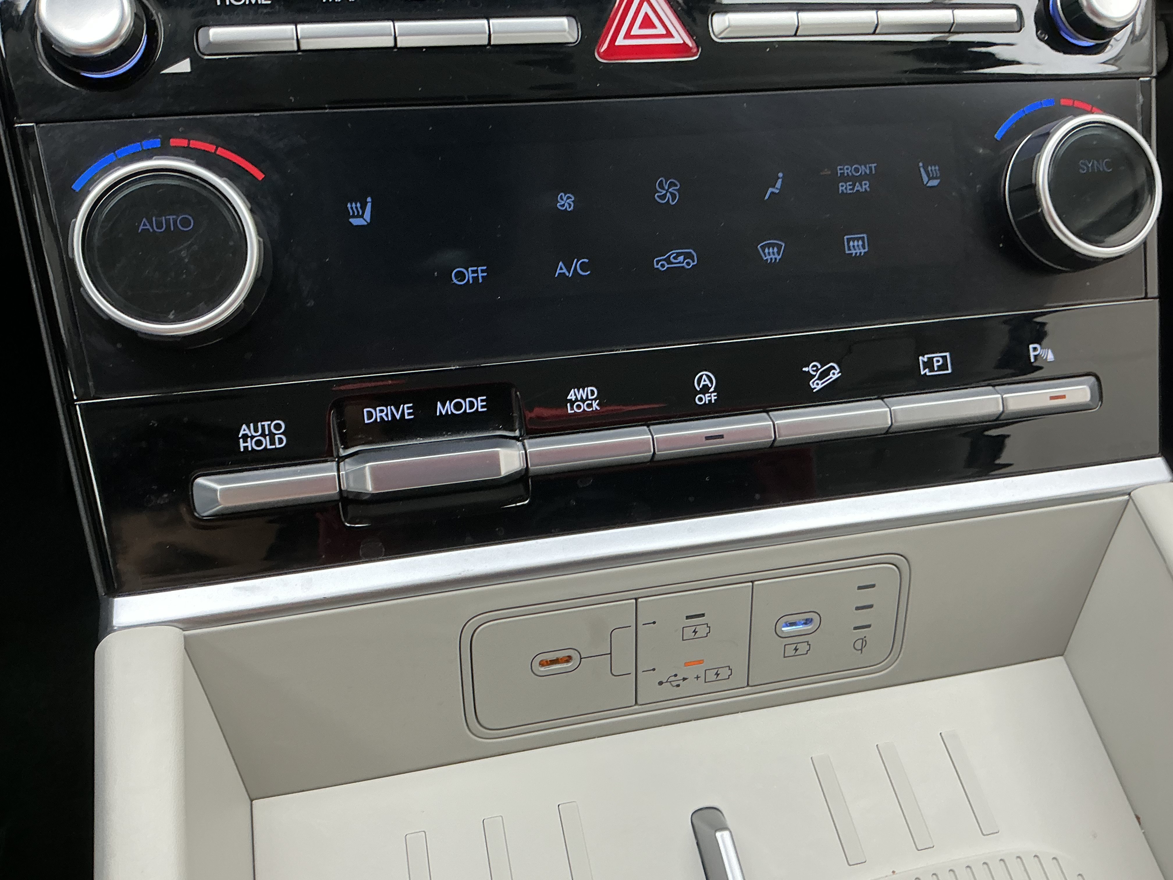 2025 Hyundai Santa Fe SEL - Photo 12