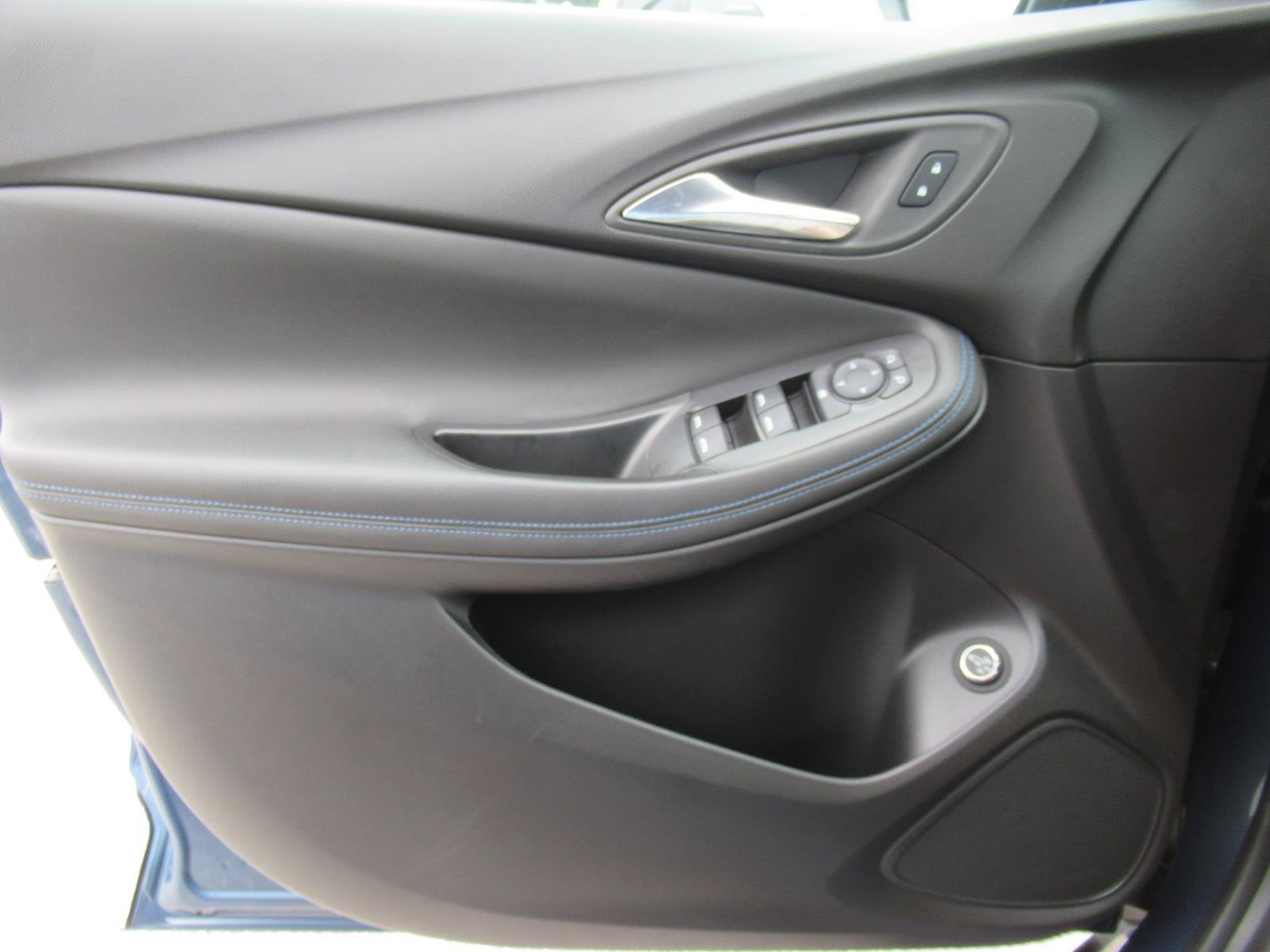 Used 2025 Blue Buick Sport Touring image 19
