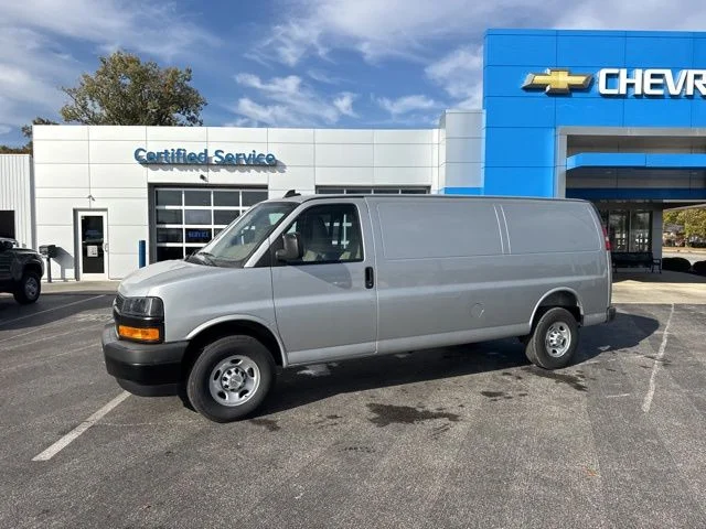 Used 2025 Silver Chevrolet Work Van image 3