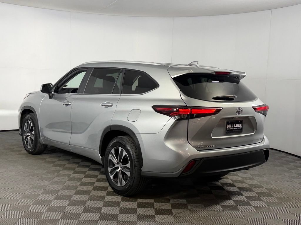 Certified Used 2025 Silver Toyota XLE image 8