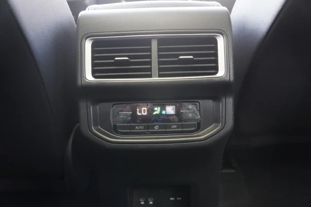 New 2026 Avocado Green Pearl Volkswagen 2.0T SE w/Technology image 25