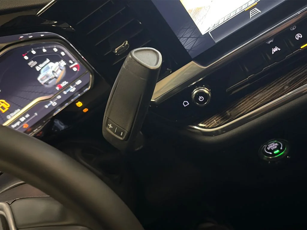 Used 2024 White GMC Elevation image 26