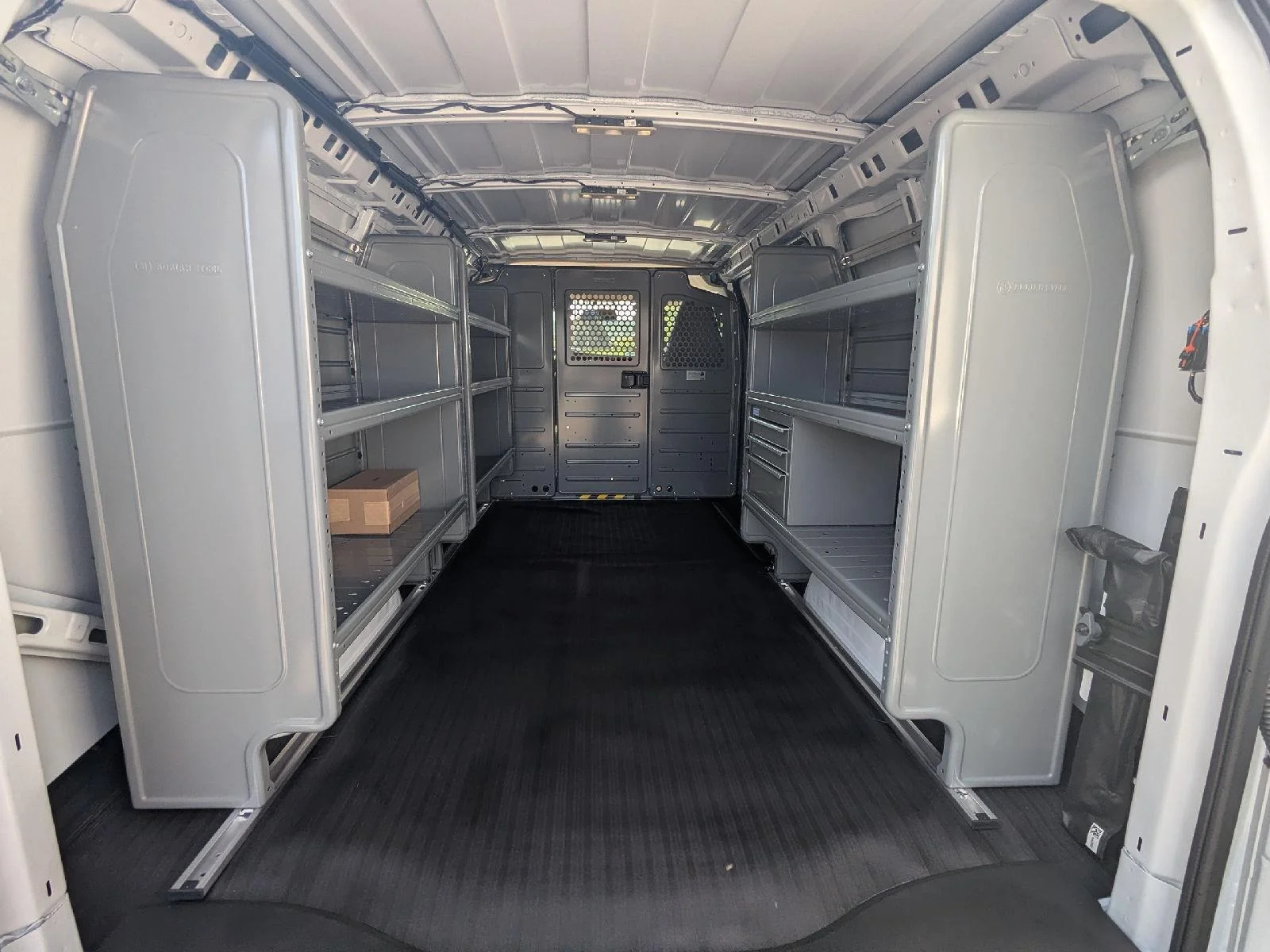 2025 Chevrolet Express Cargo Work Van - Photo 20