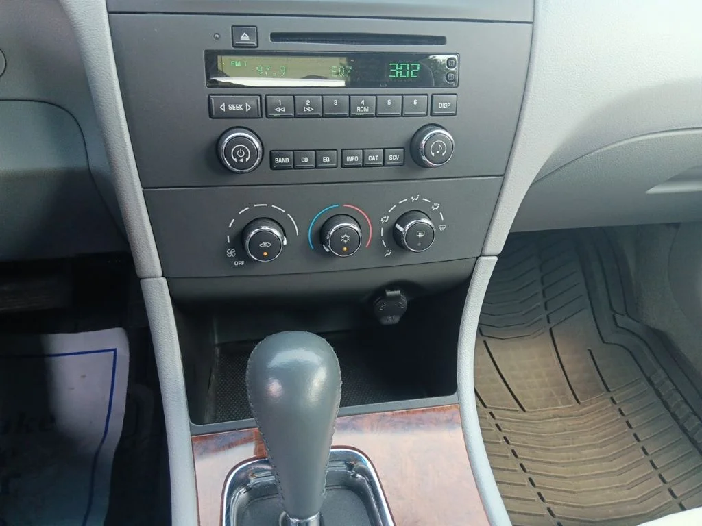 Used 2006 Cardinal Red Metallic Buick CX image 26