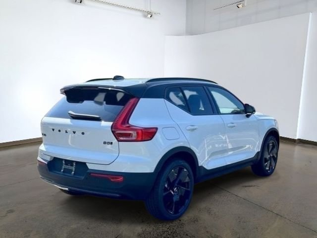 2026 Volvo XC40 Ultra Black Edition - Photo 6