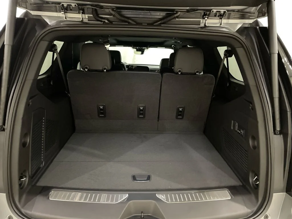 2026 Chevrolet Suburban High Country - Photo 7
