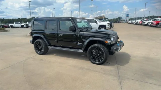 New 2023 Black Clear-Coat Exterior Paint Jeep Sahara 4xe image 3