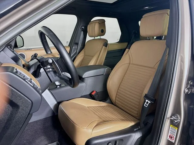 Used 2023  Land Rover Metropolitan Edition image 22