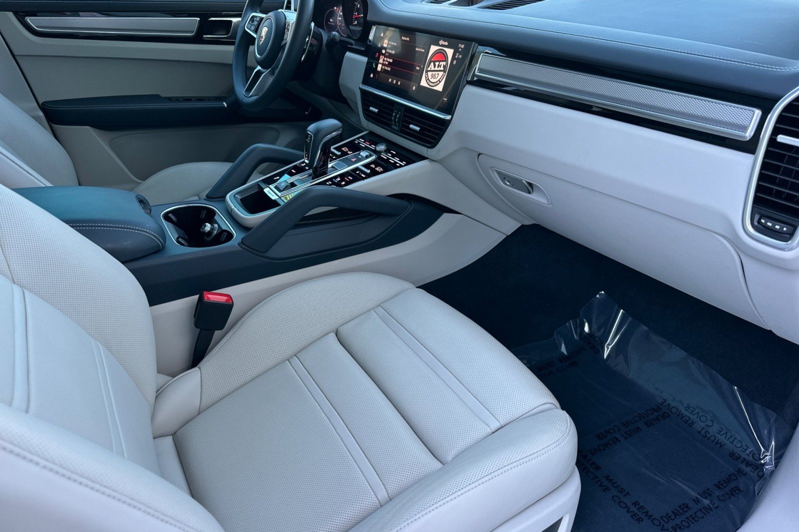 Certified Used 2023 White Porsche  image 16