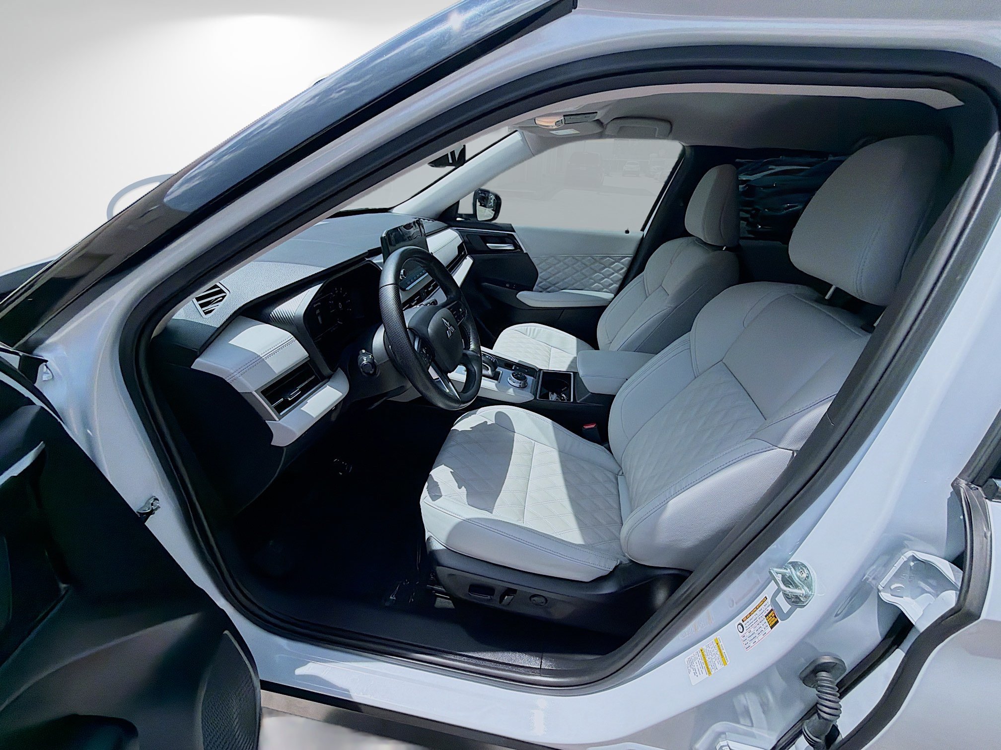 2024 Mitsubishi Outlander SEL - Photo 16