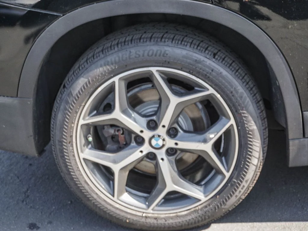 Used 2019 Black BMW xDrive28i image 8