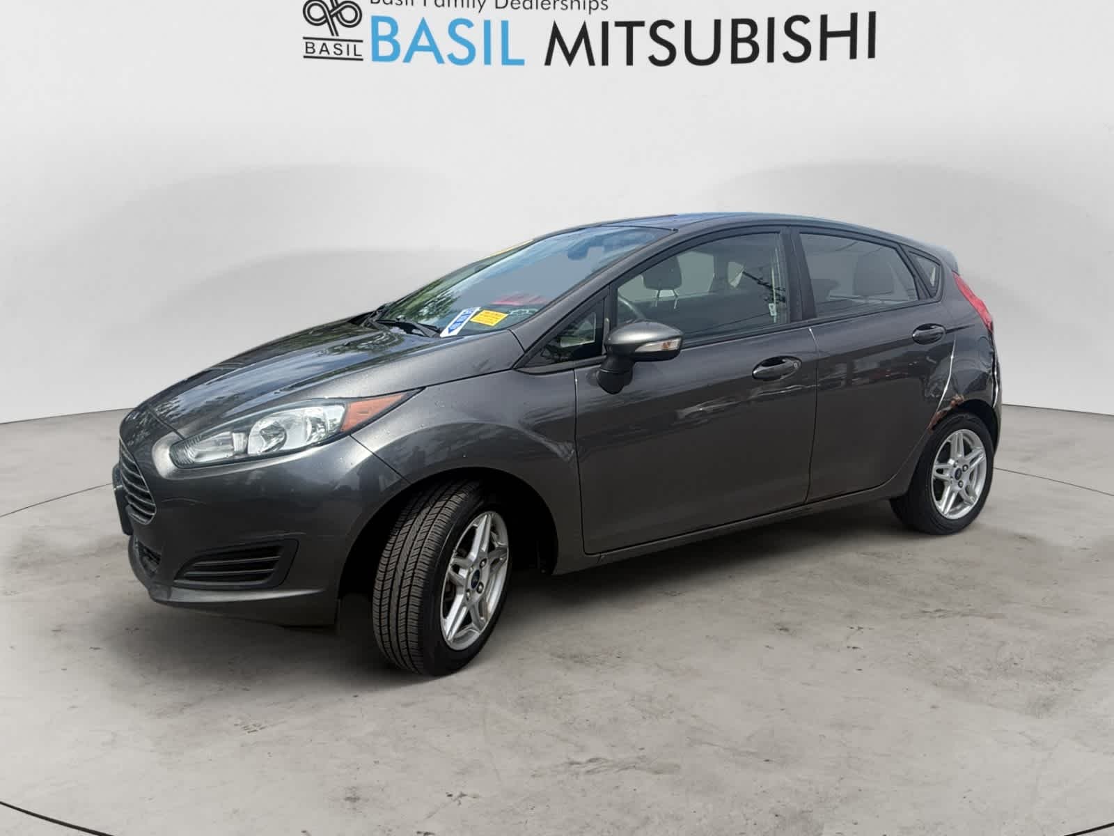 Used 2019 Magnetic Metallic Ford SE image 7