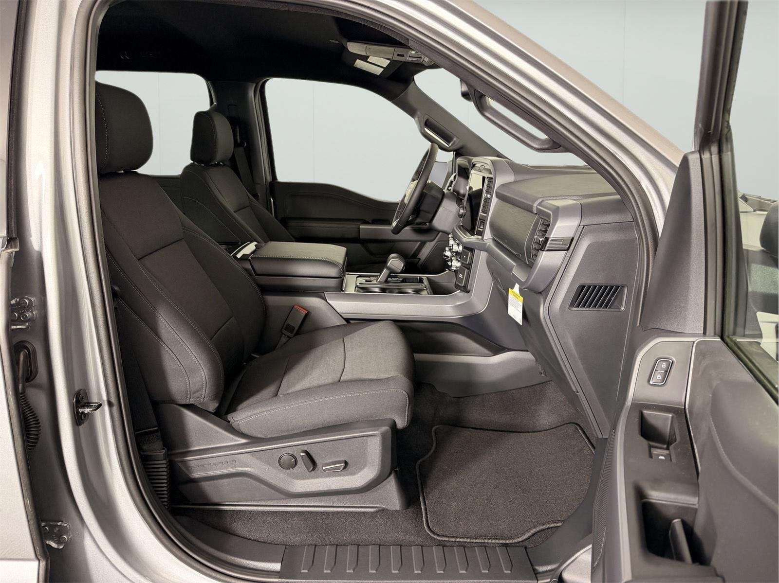 New 2026 Iconic Silver Metallic Ford XLT image 21